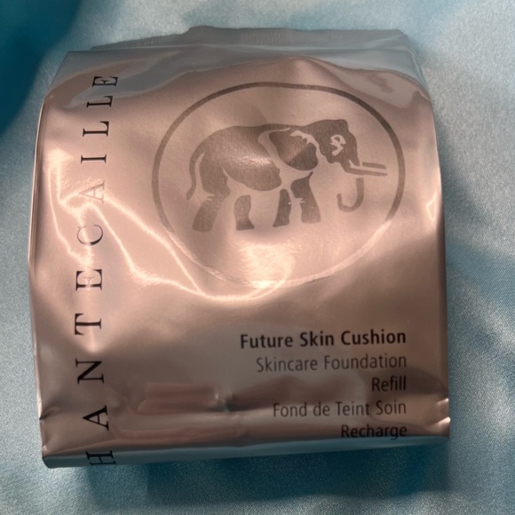 ✨ Chantecaille Future Skin Cushion Foundation Refill – Alabaster – NEW ✨ - Picture 5 of 7